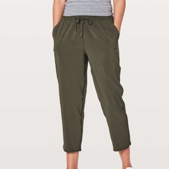 Lululemon Keep It Classic Crop *23" Dark Olive 8